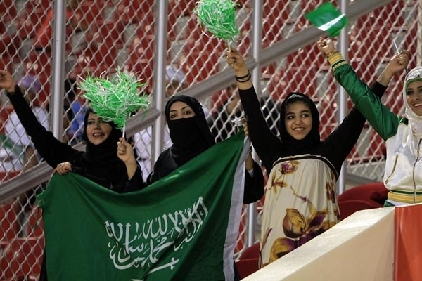 السعودية: خمسة شروط لدخول النساء ملاعب كرة القدم..