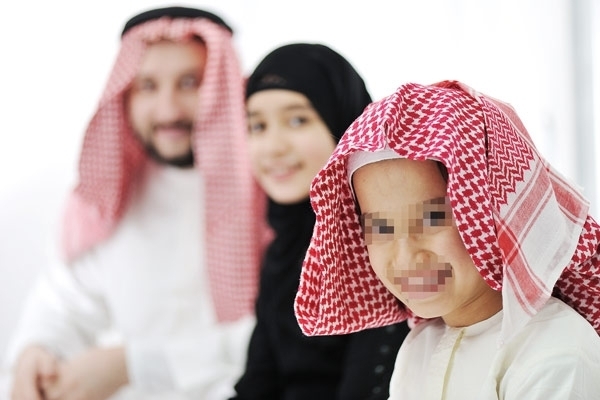 كنية الأب السعودي...  بين تفضيل الولد والافتخار بالبنت