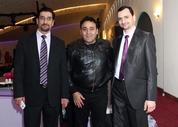 مجد القاسم يتوسط بعض الحضور