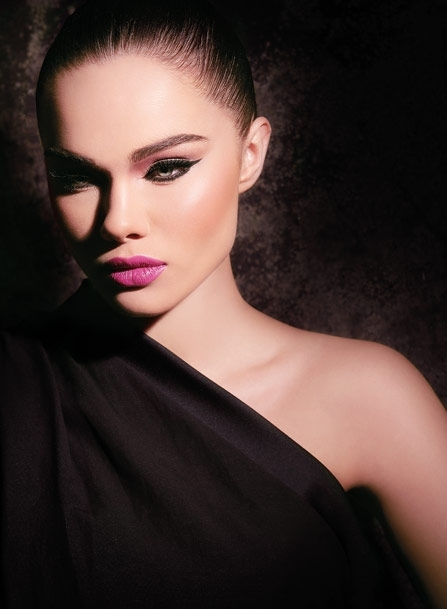 فوشيا وأسود:  الثنائي المثالي<br />