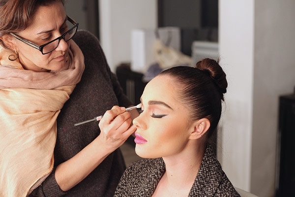 في الكواليس Behind The Scenes