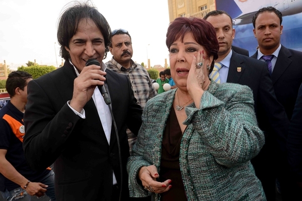 رجاء-الجداوى تغنى مع عائد المنشد