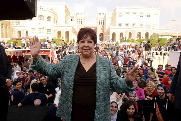 رجاء الجداوى مع الطلبة