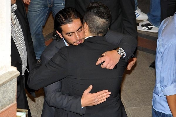 هاني سلامة يحتضن حماقي