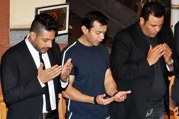 محمد فؤاد ومحمد محيي وحماقي يقرأون الفاتحة