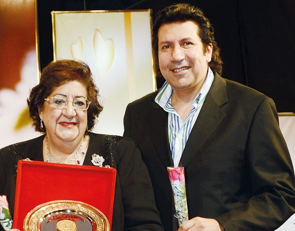 التيار الكهربائي هدد تكريم شهيرة ووالدة هاني رمزي