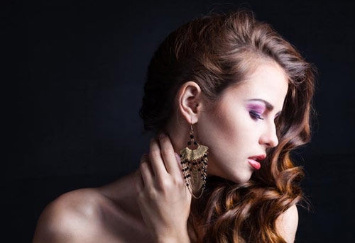 شعرك يتساقط لا تهمليه