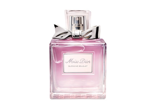 بين البنفسجي الوردي