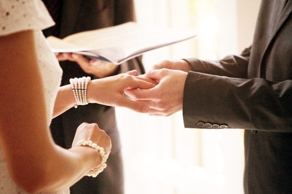 مهن تؤخِّر زواج صاحباتها إلى أجل غير مُسمَّى!