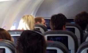 الأمير ويليام يفاجئ الجميع ويسافر في 'الدرجة الاقتصادية'