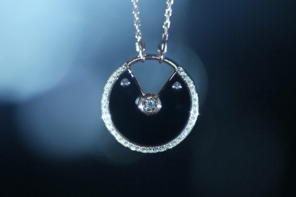 حرّري أمنياتك مع أموليت دو كارتييه