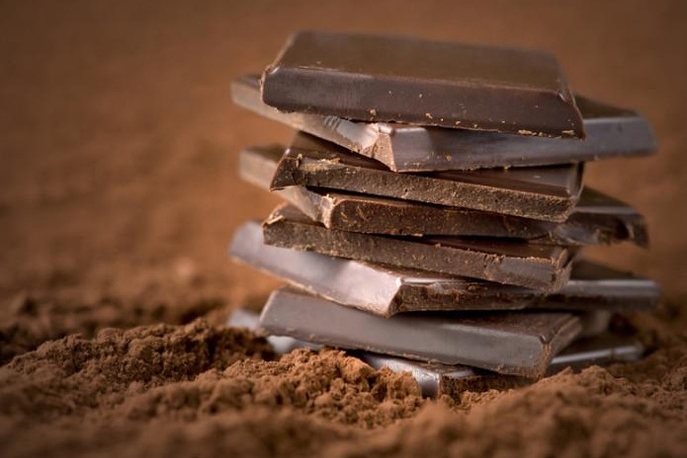 الشوكولا يمنع زيادة الوزن ويقي من السكّري... وله مفعول الفياغرا!!