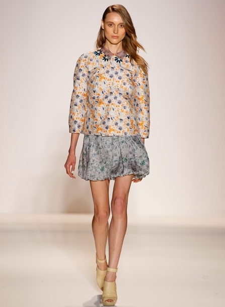 أزياء شابّة وأنوثة، بين الشرق والغرب: في مجموعة Noon By Noor