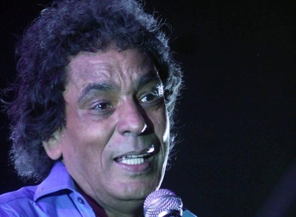 لماذا ألغى محمد منير حفلة شم النسيم؟