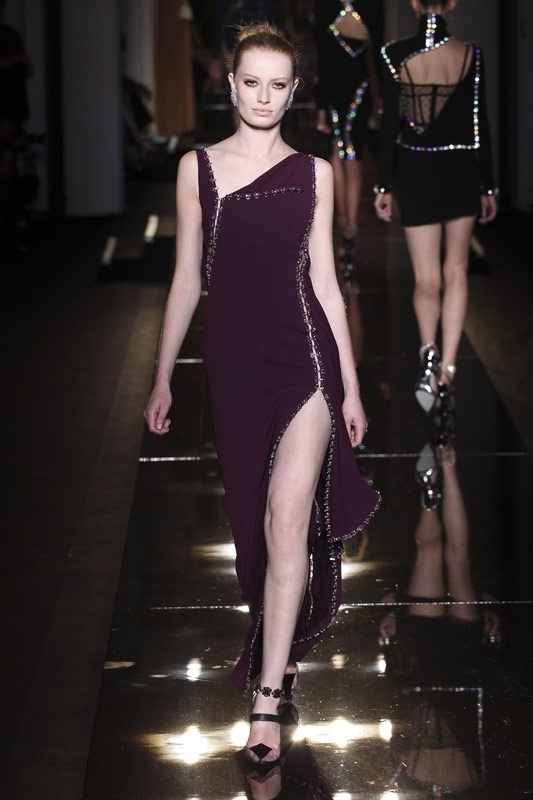 Atelier Versace لخريف وشتاء 2013-2014: أناقة وغلامور