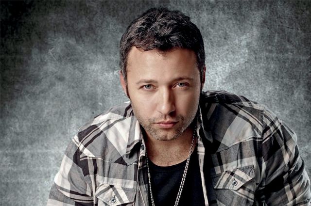 أحمد فهمي: 'أنا ألبس زيّ مانا عايز!'...