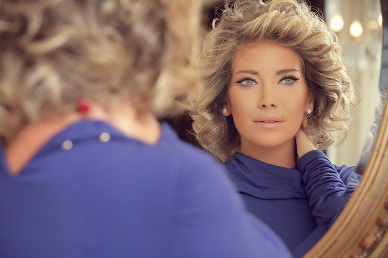 الممثلة سلافة معمار: السياسة 'مقزّزة' والشارع السوري للفنانين!