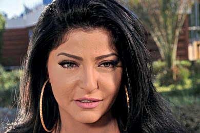 علا غانم: كلما عملت مع فنانة يقال إني على خلاف معها