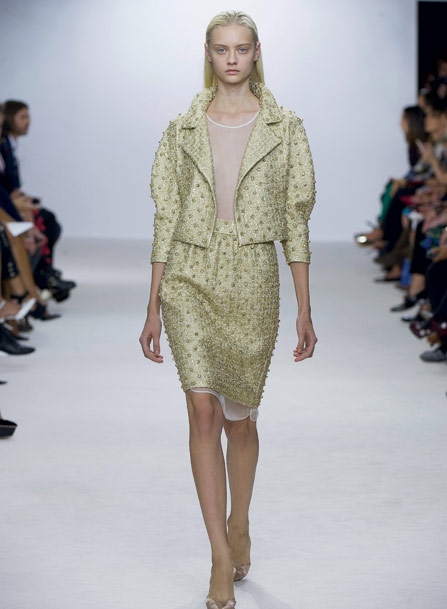 اختاري الأكسسوارت... المرأة الذهبية