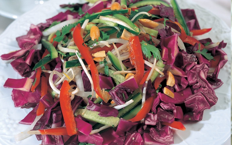 سلطة الدجاج الآسيوية