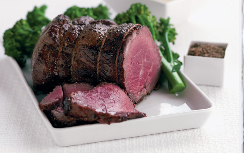 شرائح البقر المشوية مع صلصة الثوم القشدية