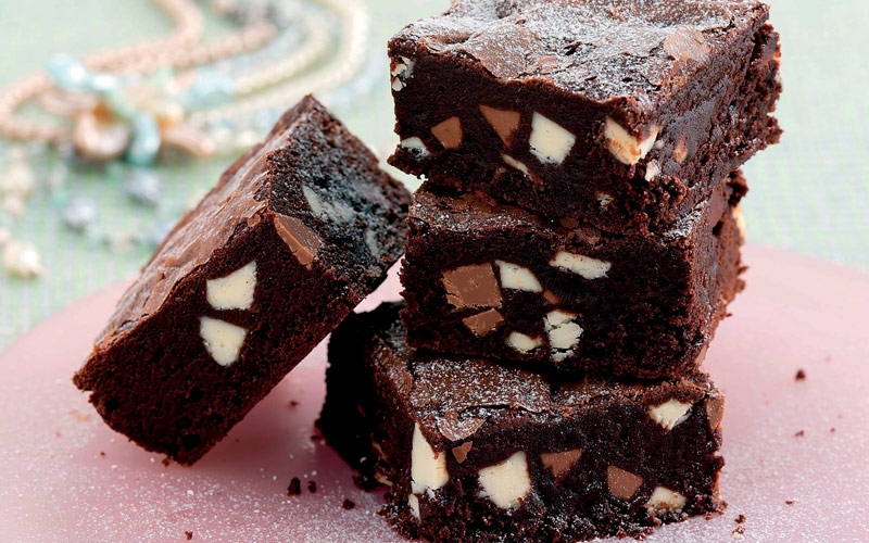 البراونيز الثلاثية الشوكولا