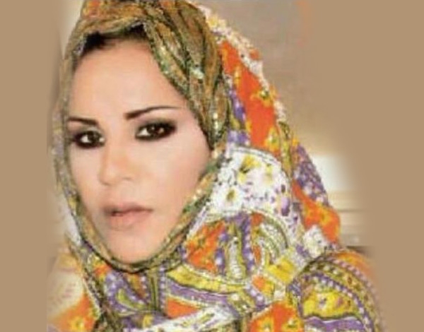 أحلام تتحجّب وتشرف على حملة تنظيف مطبخ والدتها