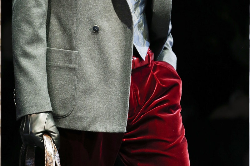 السروال الأحمر