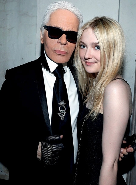 كارل لاغزفيلد وداكوتا فانينغ