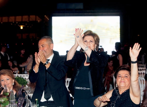 السيدتان روز شويري ومنى الهراوي وإيلي صعب