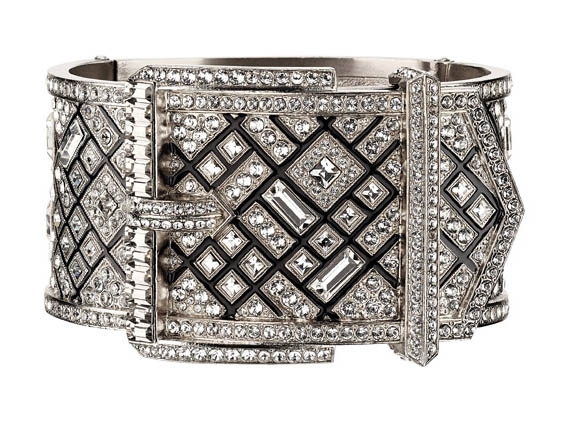 Metal bracelet paved with strass