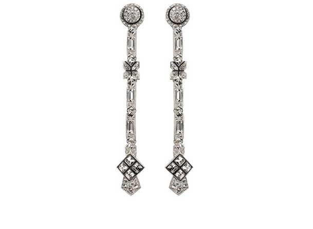 Metal and strass earrings