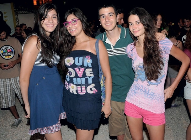 لارا وكارول وجيني واليان