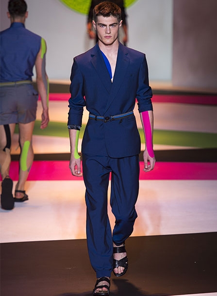 1-  الخصر المحدّد