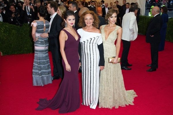 Diane Von Furstenberg with Jessica Alba and Selena Gomez<br />