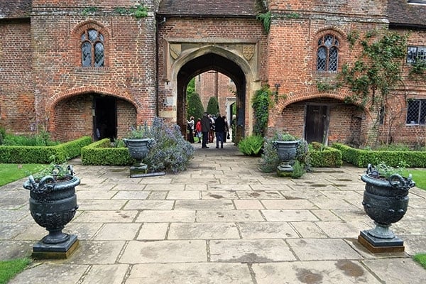 حدائق قصر سيسنغورست Sissinghurst في بريطانيا
