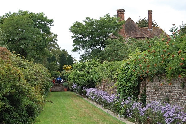 حدائق قصر الصيف في بيكين