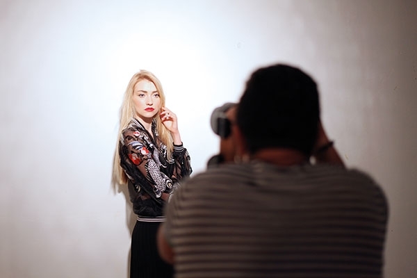 Behind the scenes في الكواليس