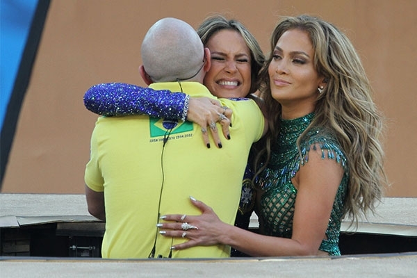 من صمّم فستان Jennifer Lopez جينيفر لوبيز في افتتاح كأس العالم؟