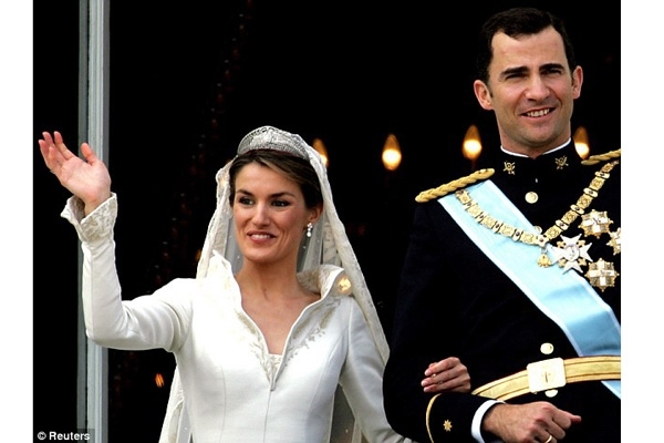 من مراسلة أخبار إلى ملكة اسبانيا... طلاق وإجهاض وعملية تجميل