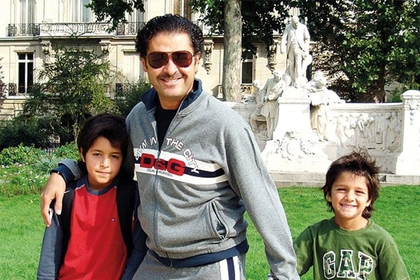 فنانون وسياسيون لبنانيون يتواجهون في المونديال