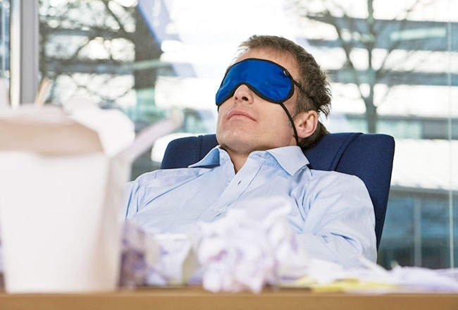 القيلولة خلال العمل تساعد على الإبداع