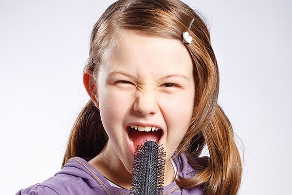 طفلي يقلّد نجمه المفضّل