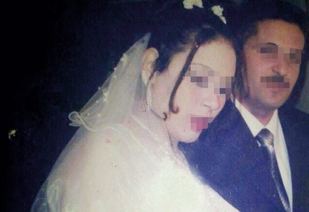 أرادت خلعه فقتلها وانتحر!