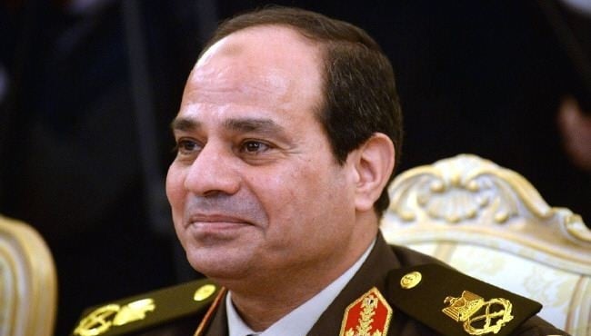 بالصورة- عبد الفتاح السيسي عندما كان طفلاً يؤدي التحية إلى عبد الناصر!