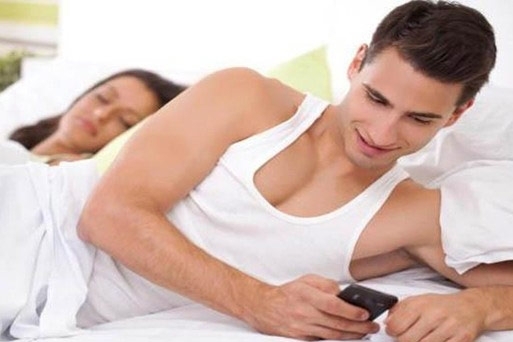 هل تسامحون الخيانة الزوجية وتقبلونها كما يحدث في فرنسا؟