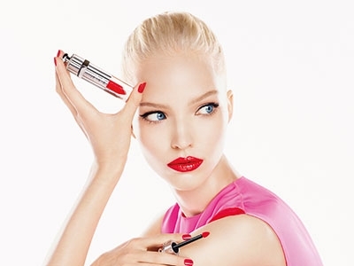 Dior Addict Fluid Stick أحمر شفاه بميزات متعددة 