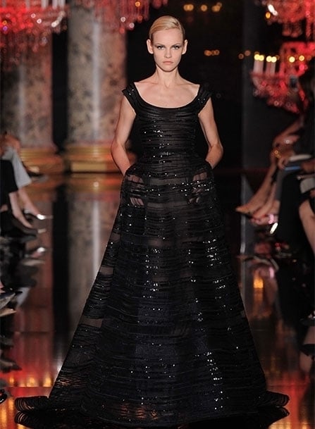 مباشرة من باريس _ عرض Elie Saab للأزياء الراقية لخريف وشتاء <strong  dir='ltr'>2014/2015</strong>