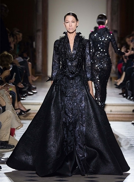 مباشرة من باريس _ عرض Julien Fournié للأزياء الراقية لخريف وشتاء <strong  dir='ltr'>2014/2015</strong>