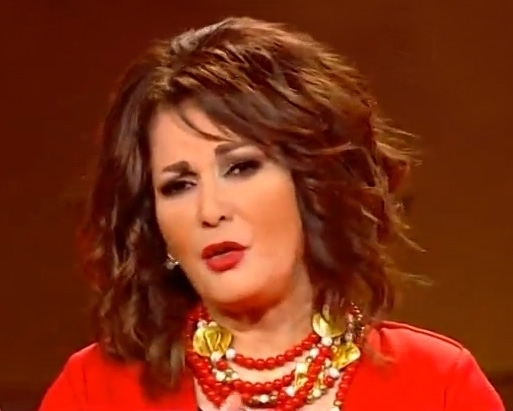 آثار الحكيم: هالة سرحان تحرّشت بي وسوزان مبارك طردتها من مصر